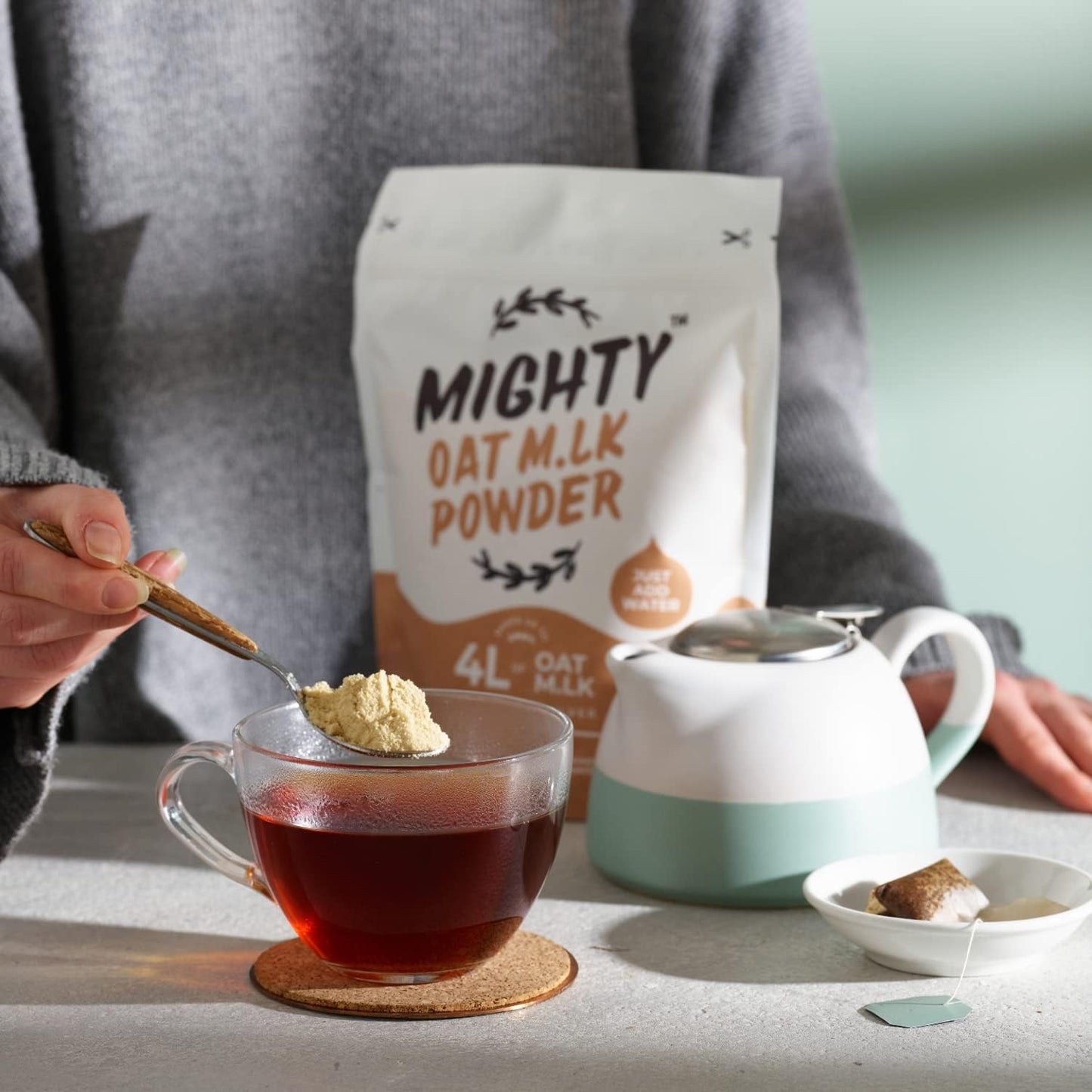 MIGHTY Oat Milk Powder, (375g Bag, Makes 4L of Oat M.lk), Vegan Coffee Creamer, Ideal for Camping, Travelling, Festivals
