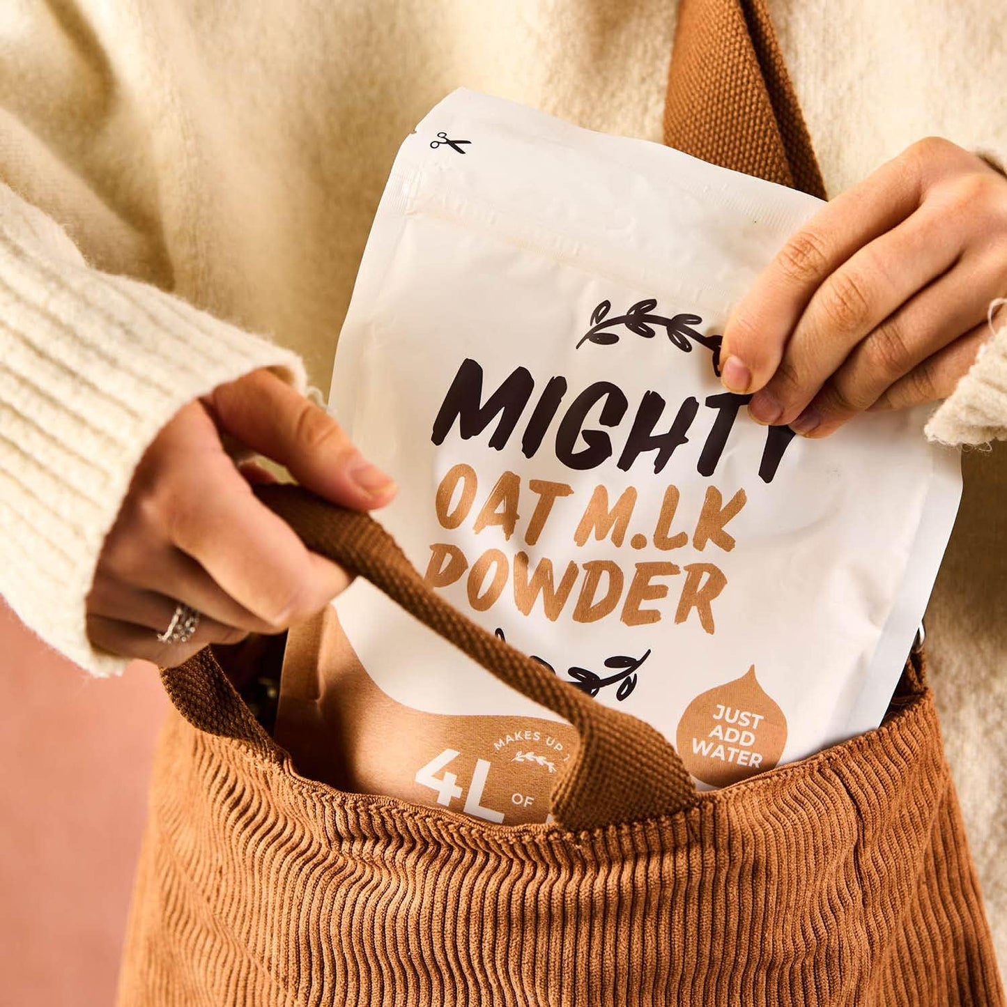 MIGHTY Oat Milk Powder, (375g Bag, Makes 4L of Oat M.lk), Vegan Coffee Creamer, Ideal for Camping, Travelling, Festivals