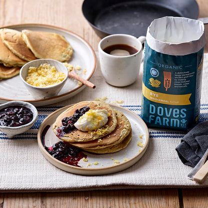 Doves Farm Organic Rye Wholemeal Flour | Stoneground Ancient Grain Flour | Perfect for Close-Textured Breads, Cakes & Biscuit Baking | High in Fiber | Imported from UK | 35.27 Oz (1 Kg)