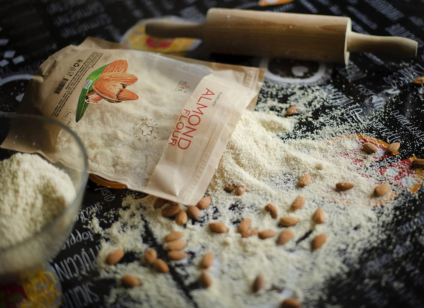 Almond Flour 1 kg, 100% Extra Fine Blanched Natural, Low Carb Gluten Free Flour. Almond Flour 1kg. For Low Calorie Snacks