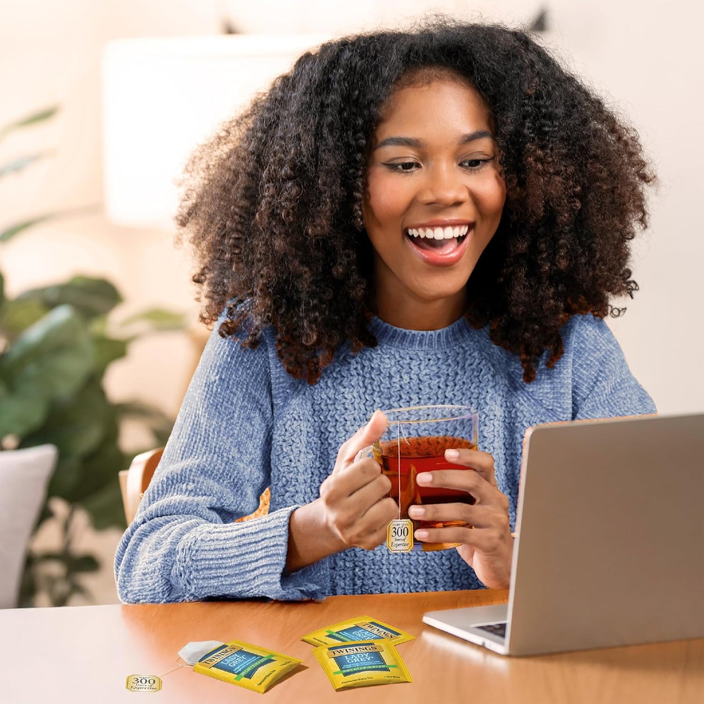 Twinings Wild Berries Herbal Tea Individually Wrapped Bags, 20 Count (Pack of 1), Full-Flavoured, Naturally Caffeine-Free, Enjoy Hot or Iced, 20 Teabags